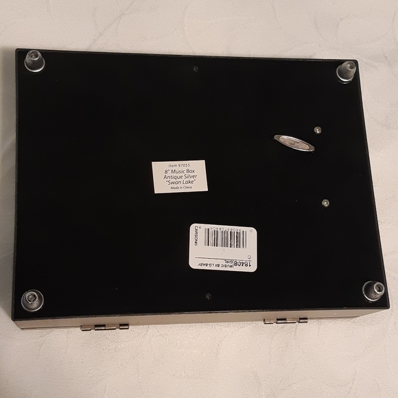 BABY GIRL DECORATIVE MUSIC BOX,MEGERMENTS 8W×6H BOX IS SILVER TONE, BLACK VELVET - Picture 11 of 11